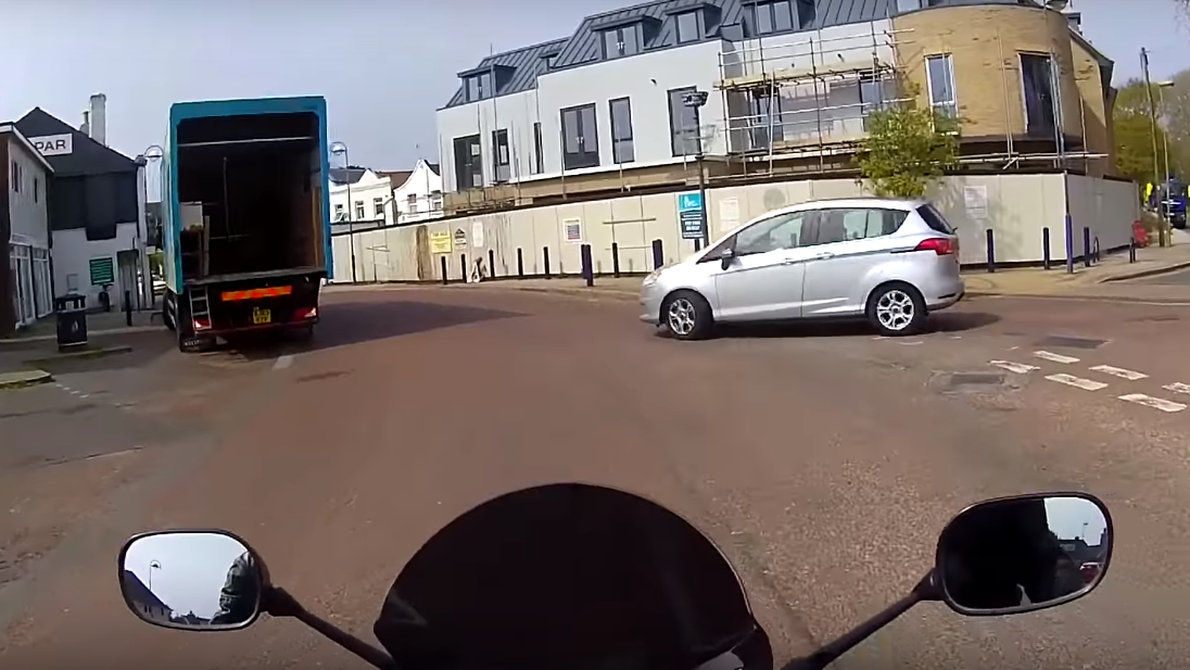 XJ6 S Diversion